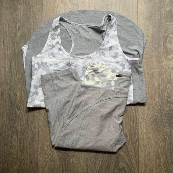 Tuff Athletics Women's Set of 2 Bundle Top & Capri Crop Leggings Grey Small - Picture 5 of 11